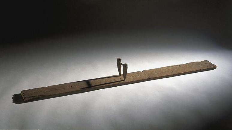 Os rel&oacute;gios de sol est&atilde;o entre os mais antigos instrumentos conhecidos de medi&ccedil;&atilde;o do tempo. Eles come&ccedil;aram a aparecer no Egito, perto do ano 1500 a.C.