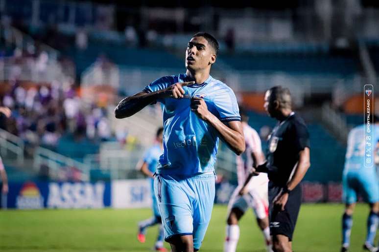 Le&atilde;o sofreu susto no fim, mas ficou com a vit&oacute;ria &ndash;