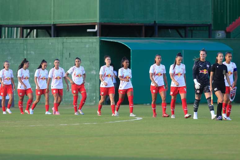 பிரகாண்டினாஸ் வீரர்கள். 