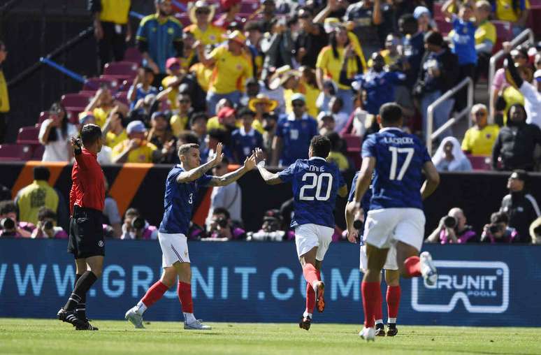 Fran&ccedil;a domina Col&ocirc;mbia em amistoso &ndash;