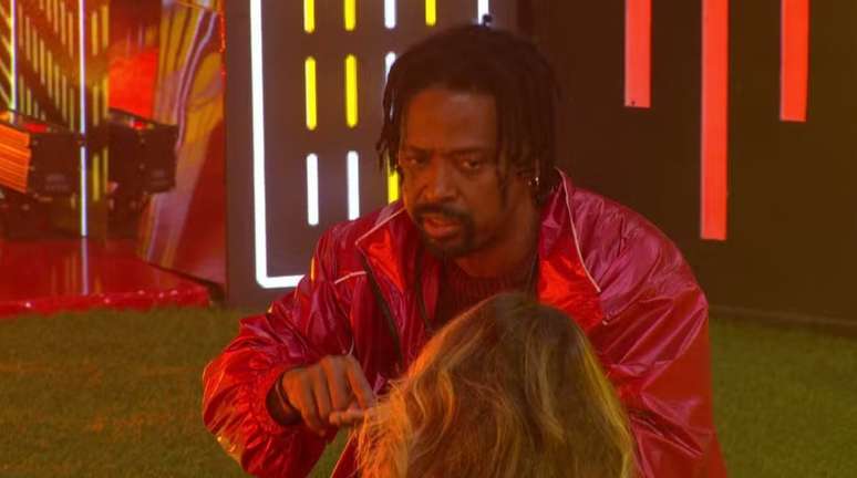 Leandro alinha conversa com Ana Paula no BBB 26