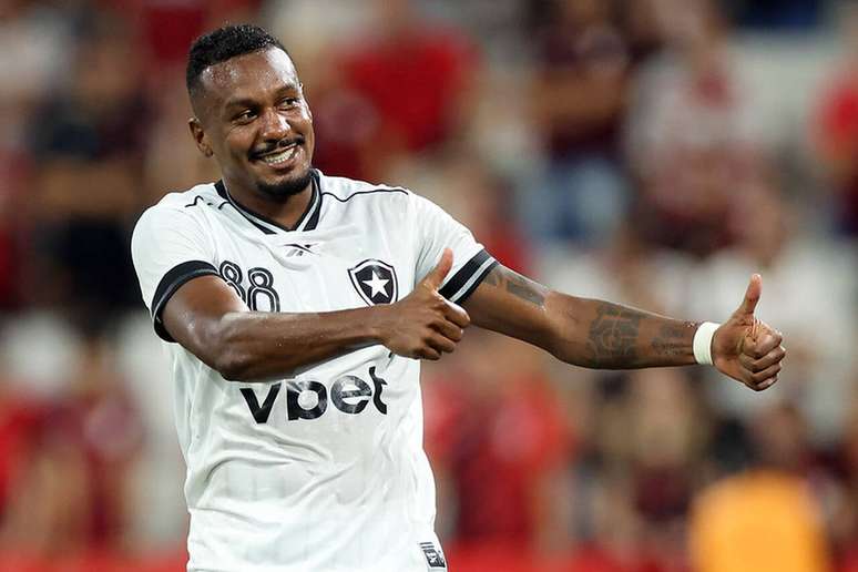 எடெனில்சன் போட்டாஃபோகோவுக்காக ஆட்டத்தை சமன் செய்தார் -