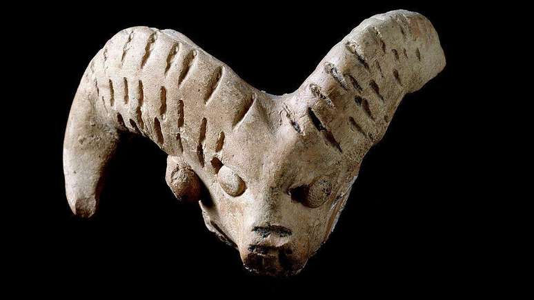 Muito j&aacute; foi escavado em s&iacute;tios do Vale do Indo, incluindo esta est&aacute;tua de terracota, mas ainda h&aacute; muito que n&atilde;o sabemos