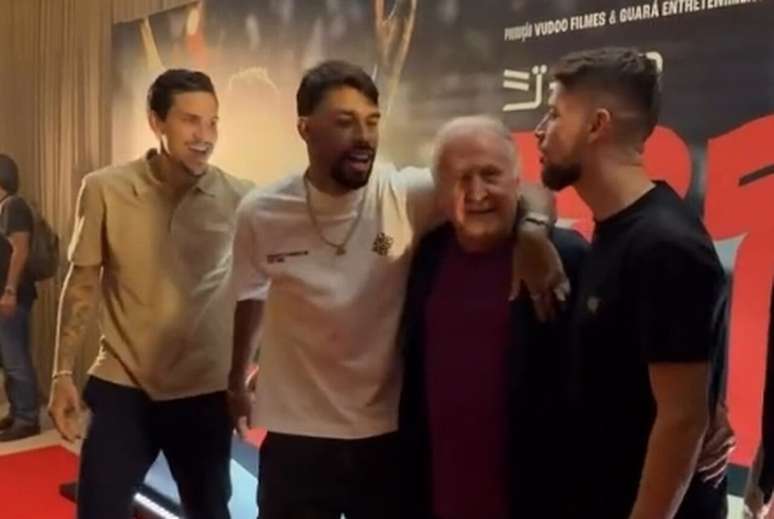 Zico lan&ccedil;a document&aacute;rio em evento no Rio de Janeiro &ndash;