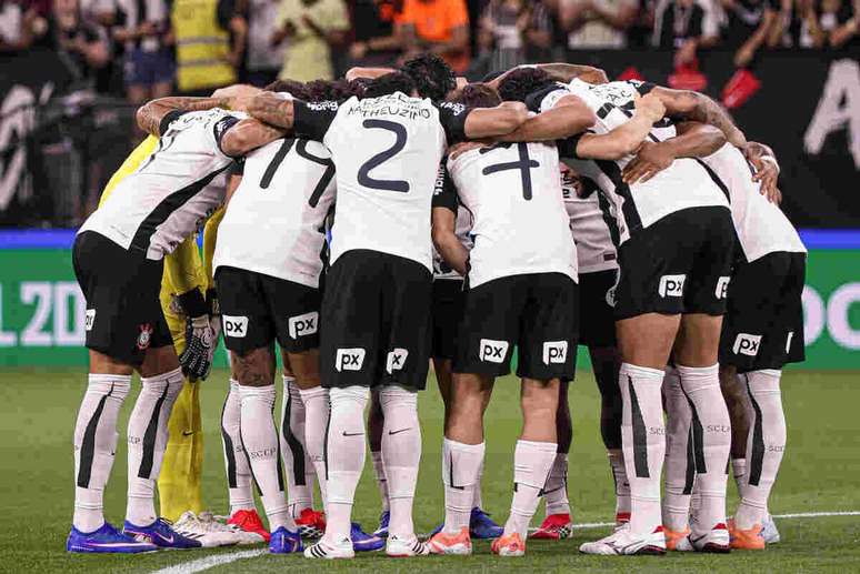 Corinthians n&atilde;o vence h&aacute; mais de um m&ecirc;s -
