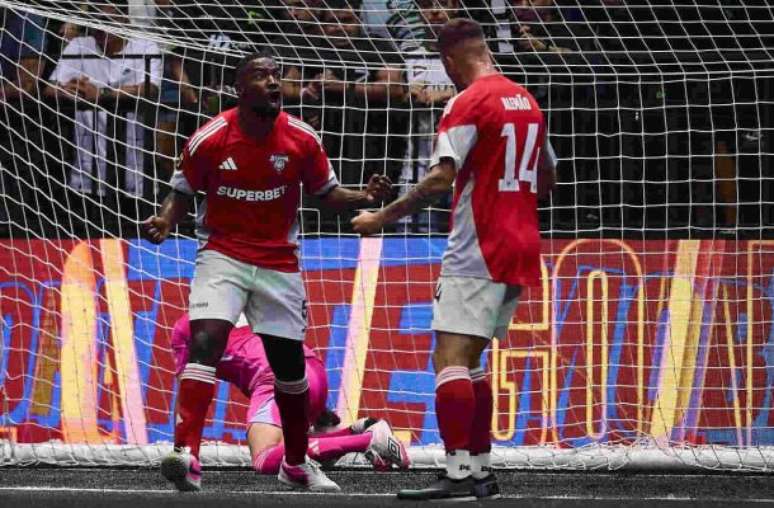 டேவிக்கு தேசம்பைனுக்கு இன்னொரு பெரிய பாத்திரம் இருக்கிறது -