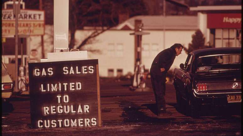O impacto da crise do petr&oacute;leo de 1973 sobre os americanos durou uma d&eacute;cada