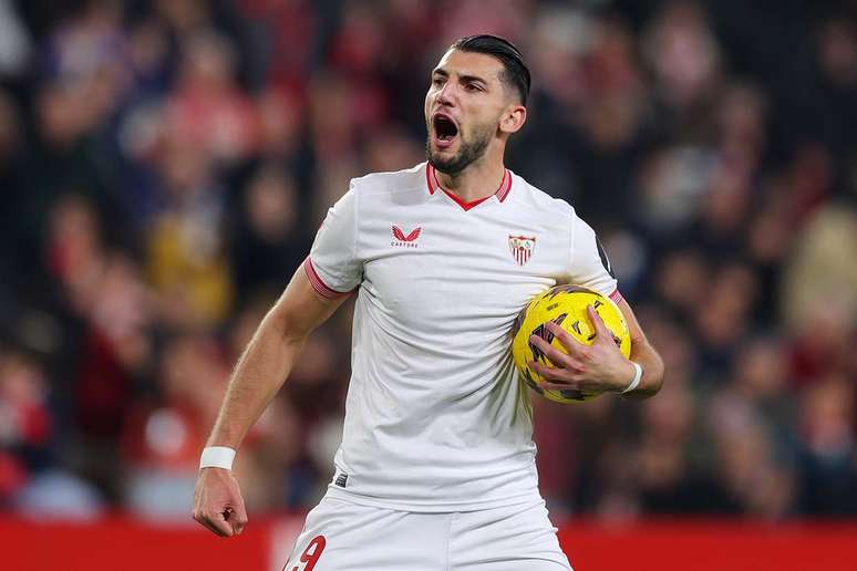 Atacante celebra seu primeiro gol na LaLiga pelo Sevilla &ndash;