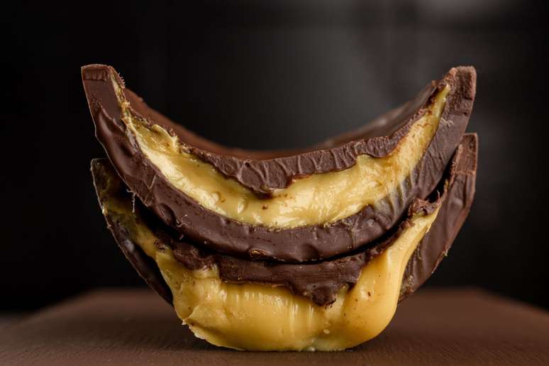 Ovo de P&aacute;scoa recheado com creme de maracuj&aacute;&nbsp;