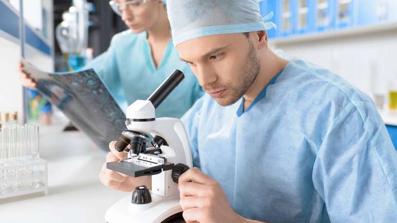 Pequenos avan&ccedil;os fazem grande diferen&ccedil;a: estudos indicam melhora na estabilidade cl&iacute;nica de crian&ccedil;as com S&iacute;ndrome de Leigh &ndash; depositphotos.com / IgorTishenko