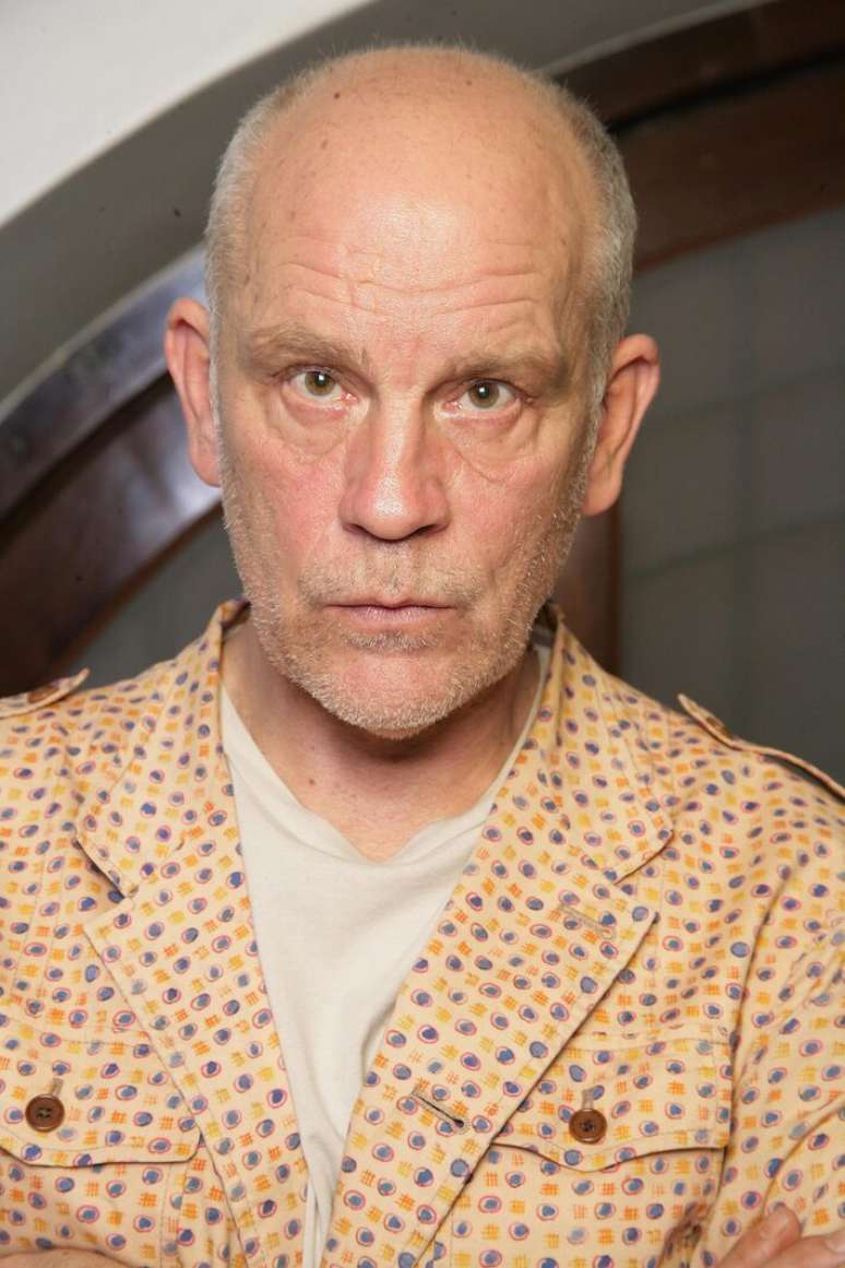 John Malkovich &eacute; celebrado por pap&eacute;is em 'Na Linha de Fogo', 'A Sombra do Vampiro' e 'O Jogo de Ripley'