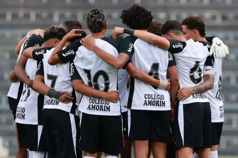Corinthians n&atilde;o consegue furar a defesa do Fortaleza &ndash;