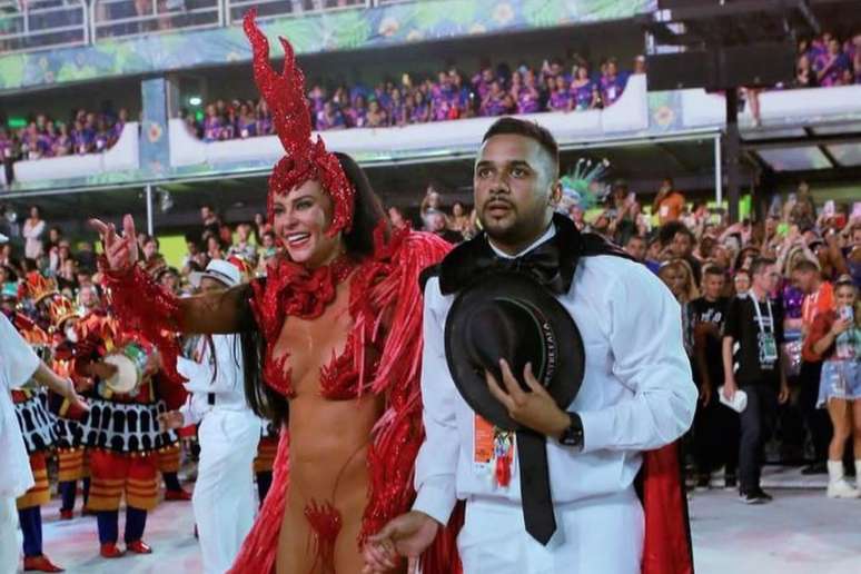 Paolla Oliveira e Mestre Faf&aacute;