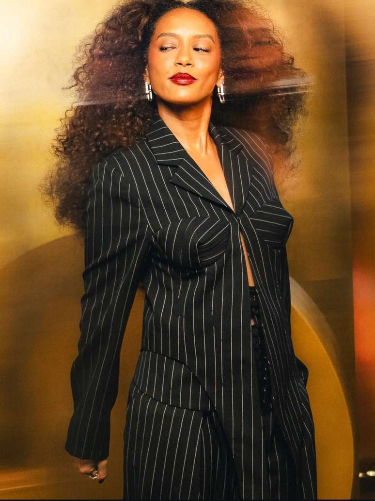 Ta&iacute;s Ara&uacute;jo 