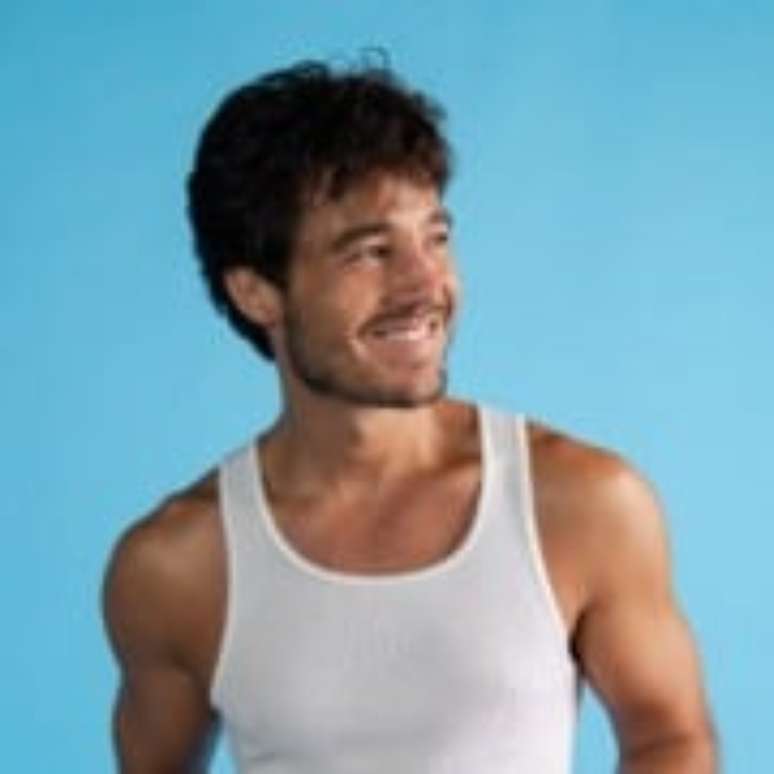 Tiago Iorc celebra 10 anos de "Troco Likes" com parcerias in&eacute;ditas: "talvez sejam minhas vers&otilde;es favoritas"