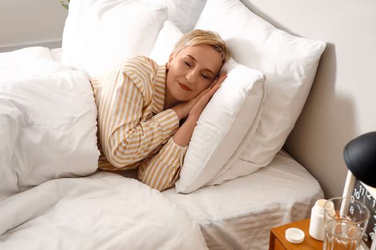 Dormir bem &eacute; essencial para manter os horm&ocirc;nios relacionados ao apetite equilibrados 