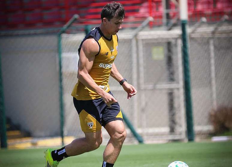 Tapia volta a lista de relacionados no S&atilde;o Paulo &ndash;