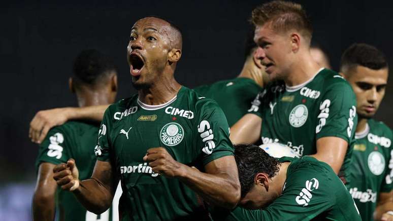 Marlon Freitas marcou dois gols na vit&oacute;ria do Palmeiras &ndash;