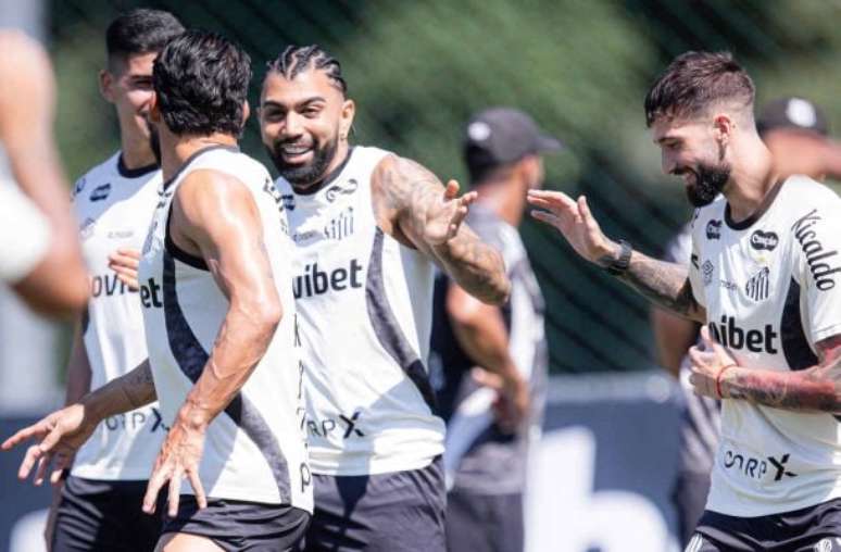 Cuca ter&aacute; problemas para escalar o ataque do Santos &ndash;