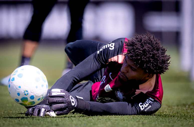 Hugo Souza retorna &agrave; meta ap&oacute;s desfalcar o Corinthians diante do Fluminense &ndash;