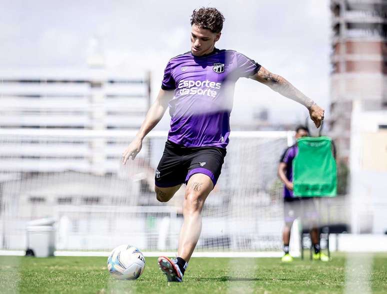 Ceará, உண்மையில், நல்ல நடிப்பை மீட்டெடுக்க முயல்கிறார் -