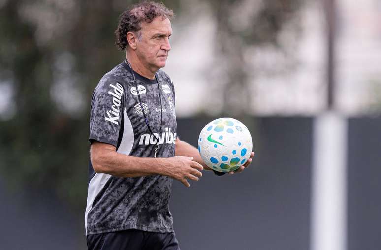 Cuca ter&aacute; problemas para escalar o ataque do Santos &ndash;