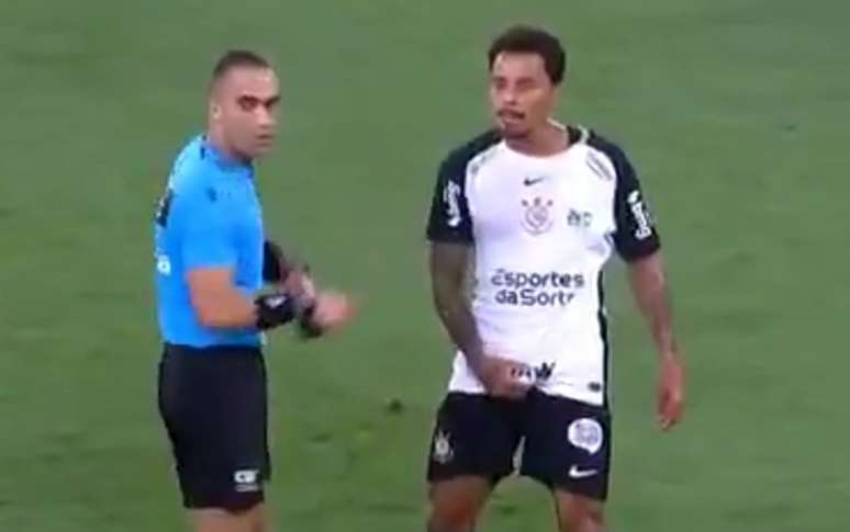 Allan foi expulso por fazer gesto obsceno na derrota do Corinthians para o Fluminense &ndash;