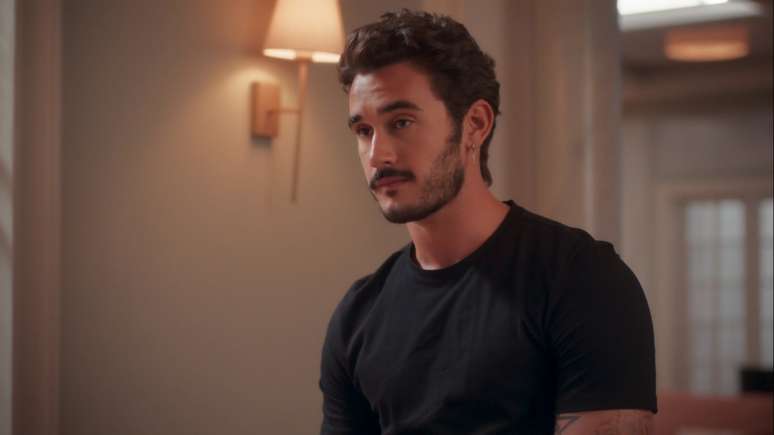 Jo&atilde;o Raul (Filipe Bragan&ccedil;a) de Cora&ccedil;&atilde;o Acelerado (Reprodu&ccedil;&atilde;o/TV Globo)