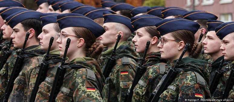 Recrutas das For&ccedil;as Armadas da Alemanha. Pa&iacute;s quer aumentar efetivo