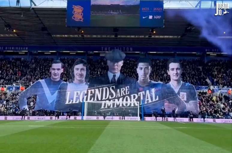 Birmingham faz mosaico com Thomas Shelby e &iacute;dolos do clube &ndash;