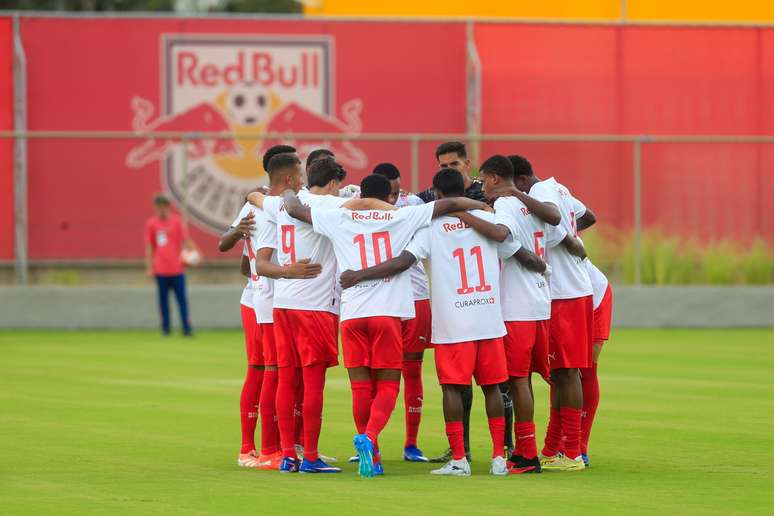Jogadores do time sub-20 do Red Bull Bragantino. 