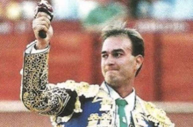 Ricardo Ortiz foi atacado por touro enquanto manejava o animal na Espanha