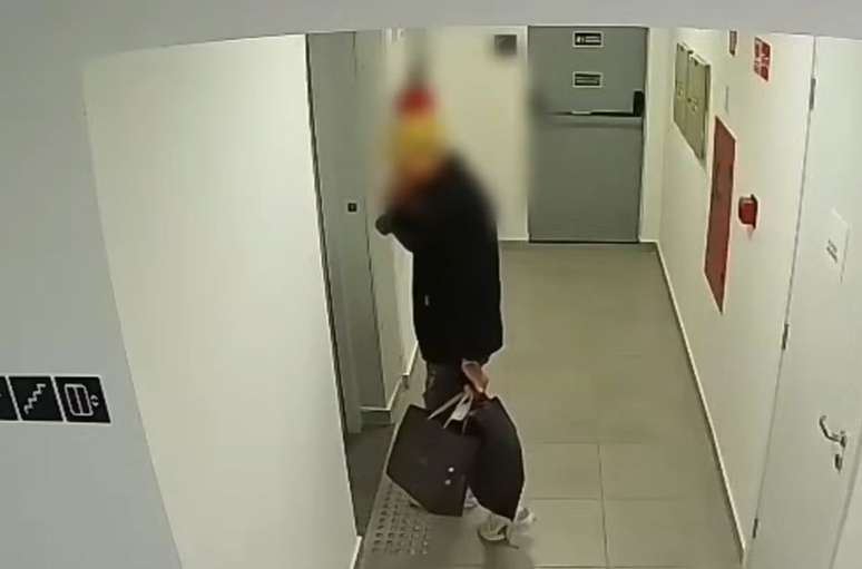 C&acirc;meras registraram um homem saindo do apartamento dela horas antes do corpo ser encontrado