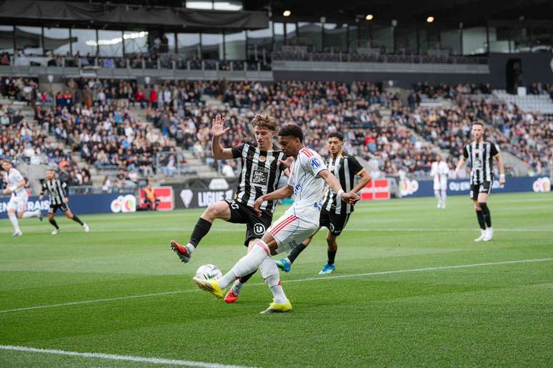Angers e Lyon ficaram no empate sem gols-