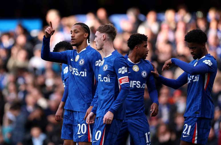 Brasileiros se destacaram na goleada do Chelsea sobre o Port Vale &ndash;