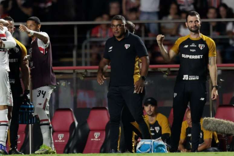 Roger Machado evitou falar do assunto Arboleda &ndash;