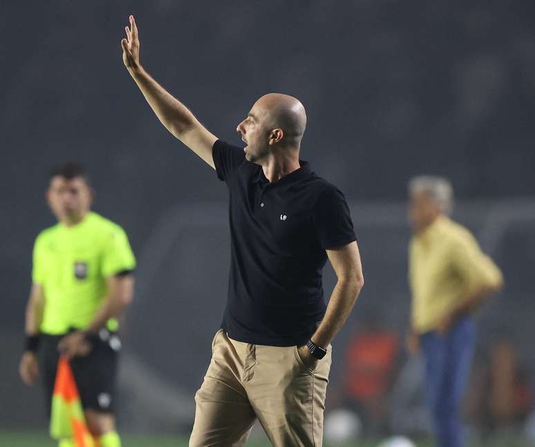 பெல்லாவோ 3 ஆட்டங்களில் அணிக்கு முன்னால் இருந்தார்: இரண்டு வெற்றிகள் மற்றும் ஒரு தோல்வி