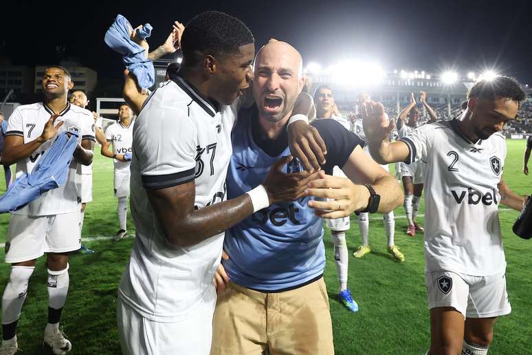 Rodrigo Bell&atilde;o comemorando a vit&oacute;ria do Botafogo sobre o Vasco 