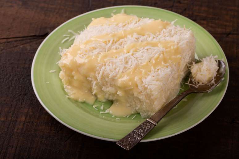 Bolo de tapioca com coco 