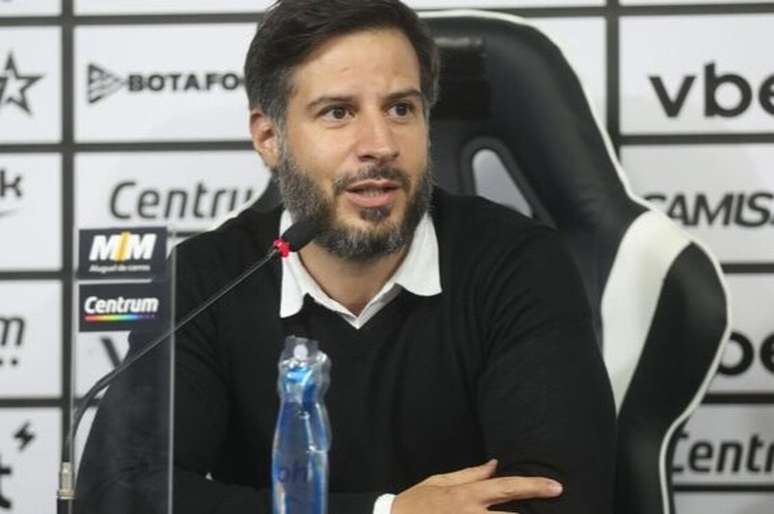 Coelho ficou na bronca com a arbitragem &ndash;