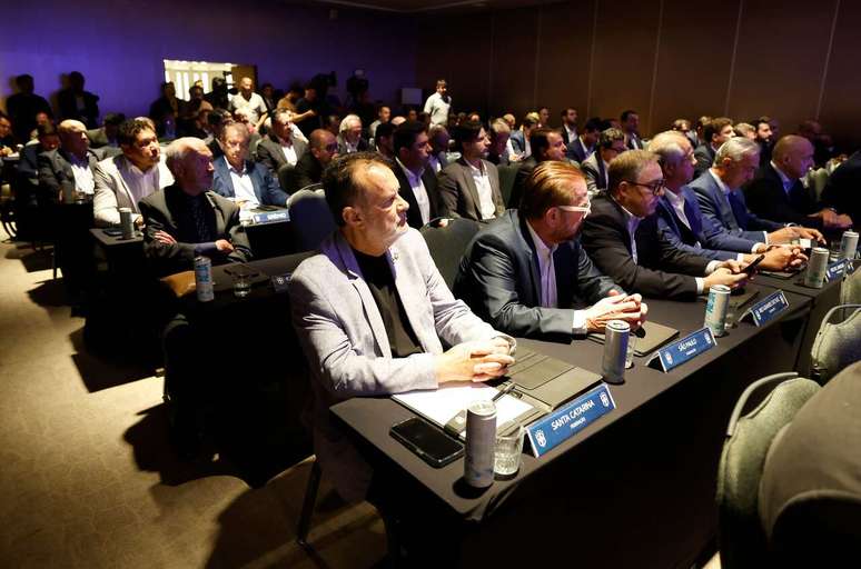 CBF realiza reuni&atilde;o inaugural com clubes das S&eacute;ries A e B sobre a cria&ccedil;&atilde;o de Liga &ndash;