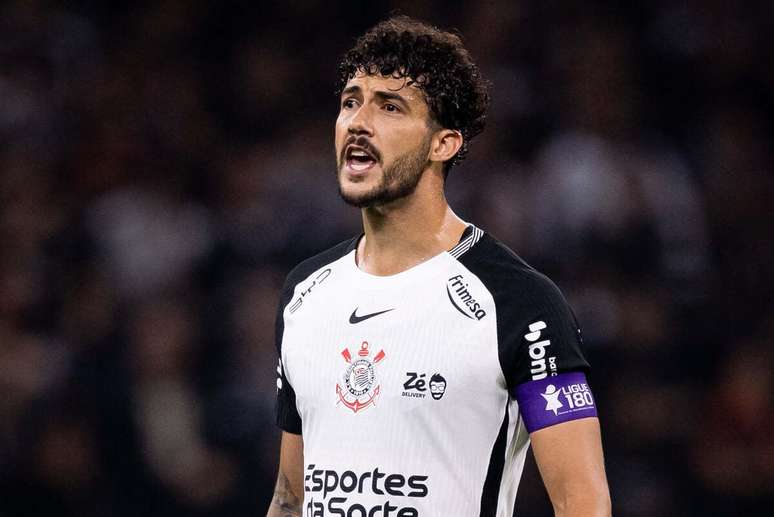 L&iacute;der do elenco, Gustavo Henrique est&aacute; incomodado &ndash;