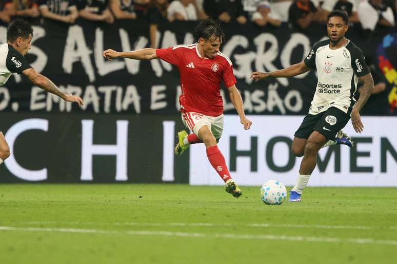 Bernabei anotou o gol solit&aacute;rio da vit&oacute;ria colorada em Itaquera &ndash;