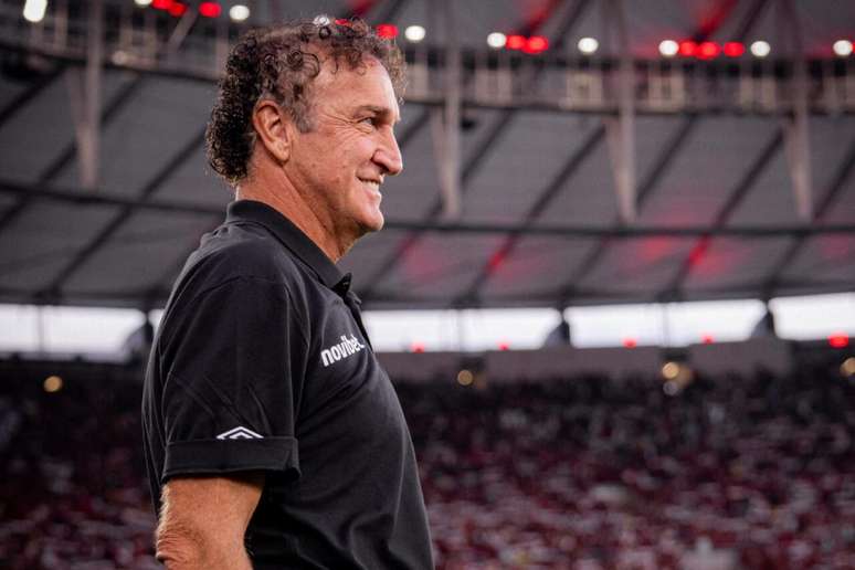 Cuca sorri logo no momento em que Lautaro D&iacute;az abre o placar no Maracan&atilde;. Peixe, por&eacute;m, levou a virada&nbsp; &ndash;