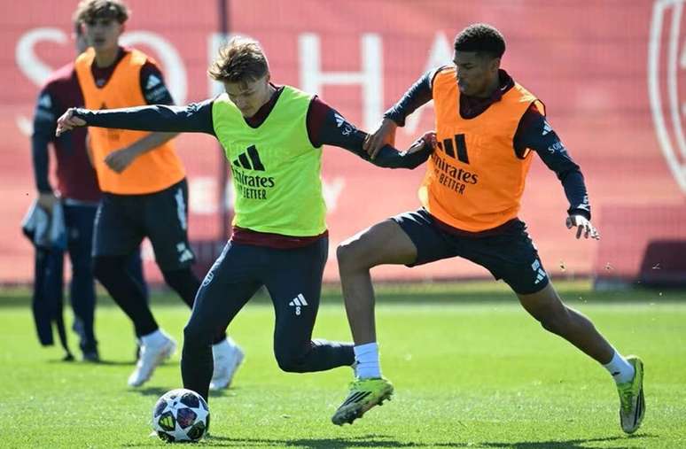 Em m&aacute; fase, Odegaard pode seguir no banco no Arsenal &ndash;