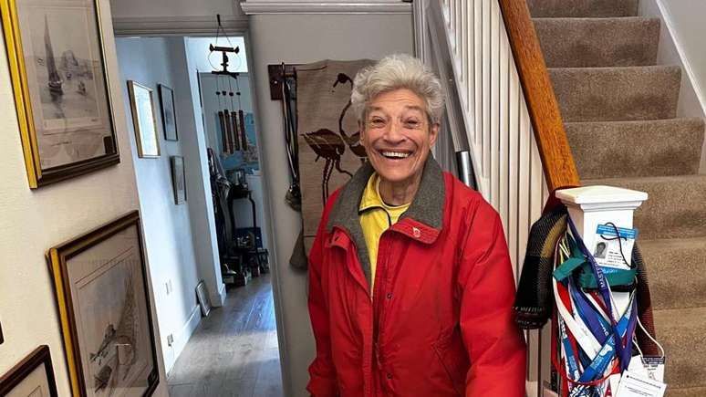 Longe de pensar em se aposentar, a nonagen&aacute;ria nadadora est&aacute; se preparando para uma competi&ccedil;&atilde;o em Budapeste, na Hungria