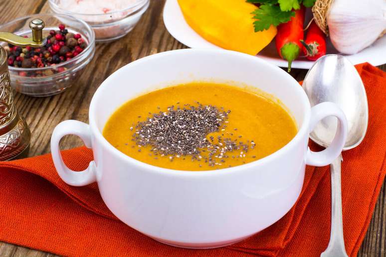 Creme de ab&oacute;bora com chia 