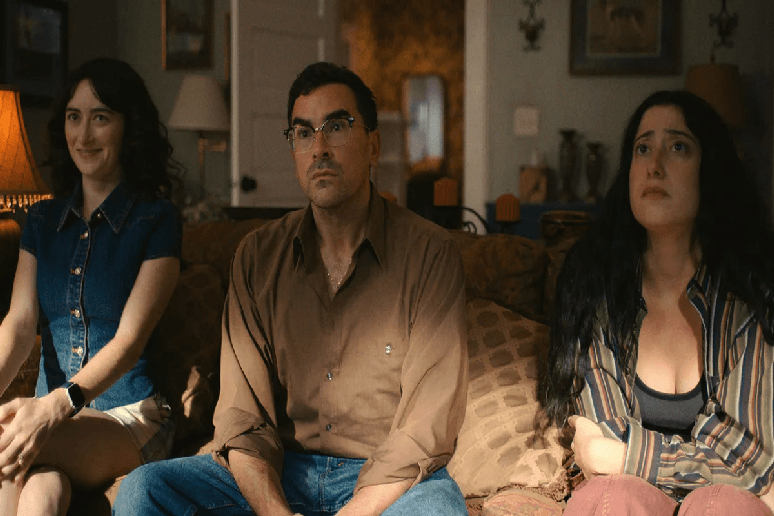 Em &ldquo;Erros &Eacute;picos&rdquo;, dois irm&atilde;os atrapalhados entram para o crime ap&oacute;s um roubo fracassado e passam a cumprir miss&otilde;es perigosas 