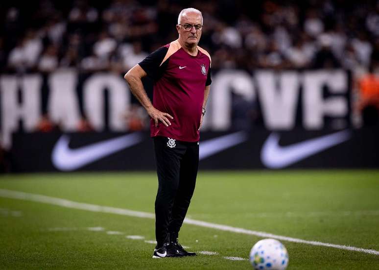 Dorival est&aacute; livre no mercado &ndash;
