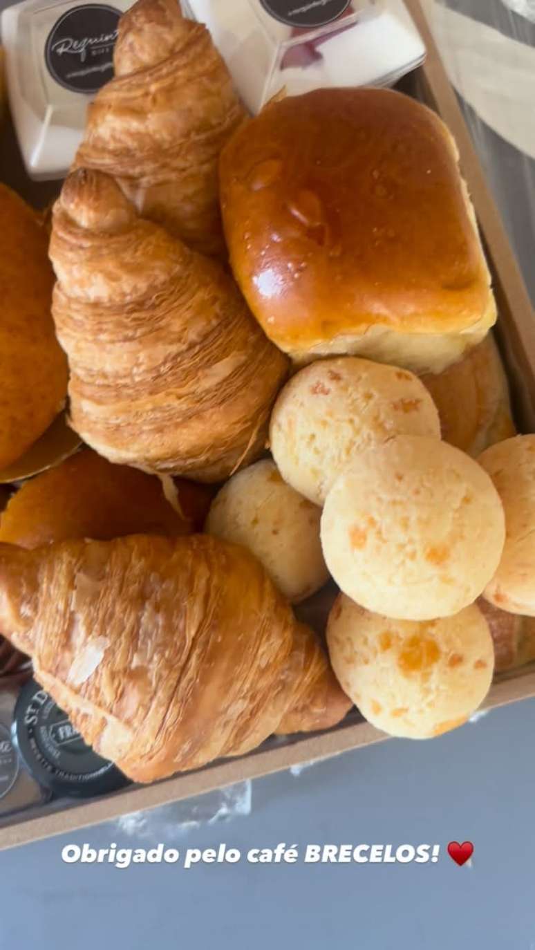 Breno e Marcelo ganham caf&eacute; da manh&atilde; rom&acirc;ntico dos f&atilde;s